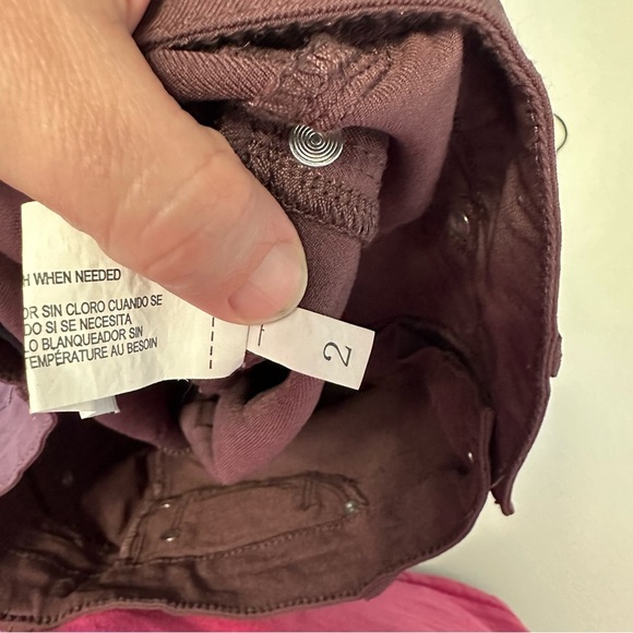 YMI Burgundy Skinny Pants Size Medium - Picture 8 of 9